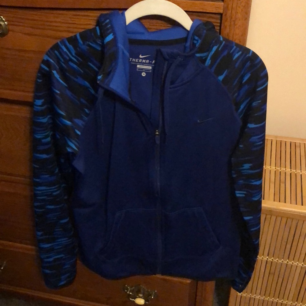 Nike jacket with hood